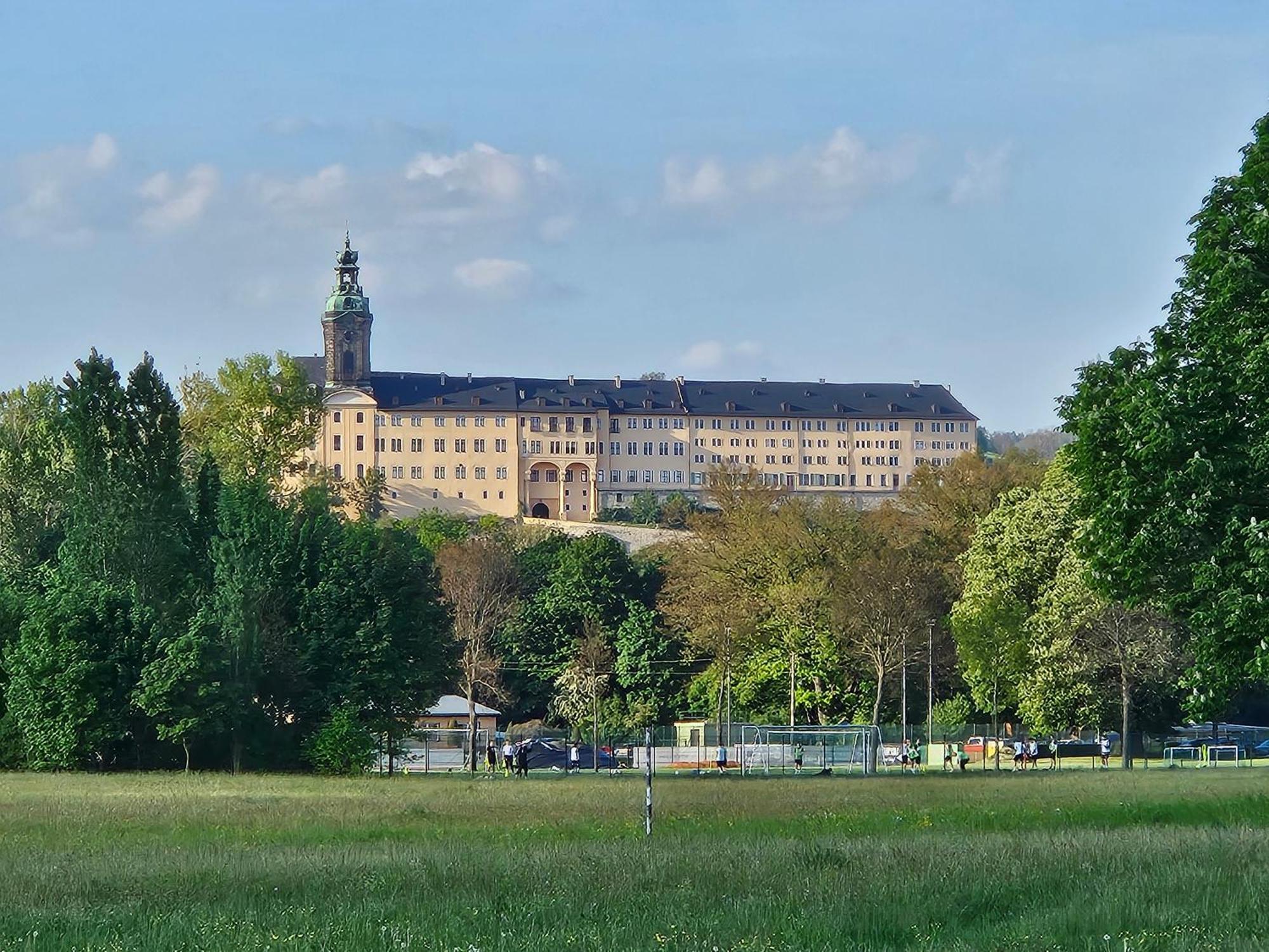 Apartments Am Saalebogen Mit Gartenterrasse, Grillkamin, Freie Parkplaetze Rudolstadt Esterno foto